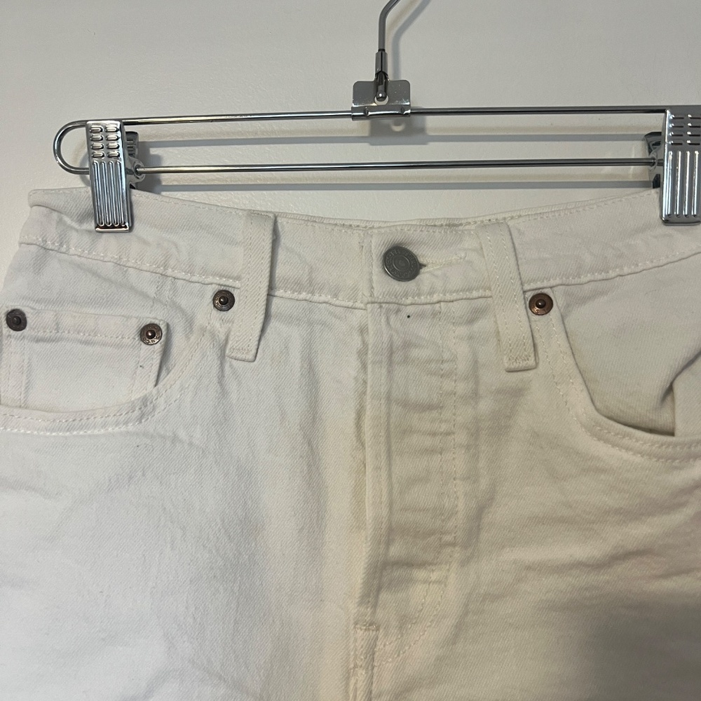 Levi's 501 Mid-Rise White Distressed Denim Shorts sz 25 - Picture 4 of 9